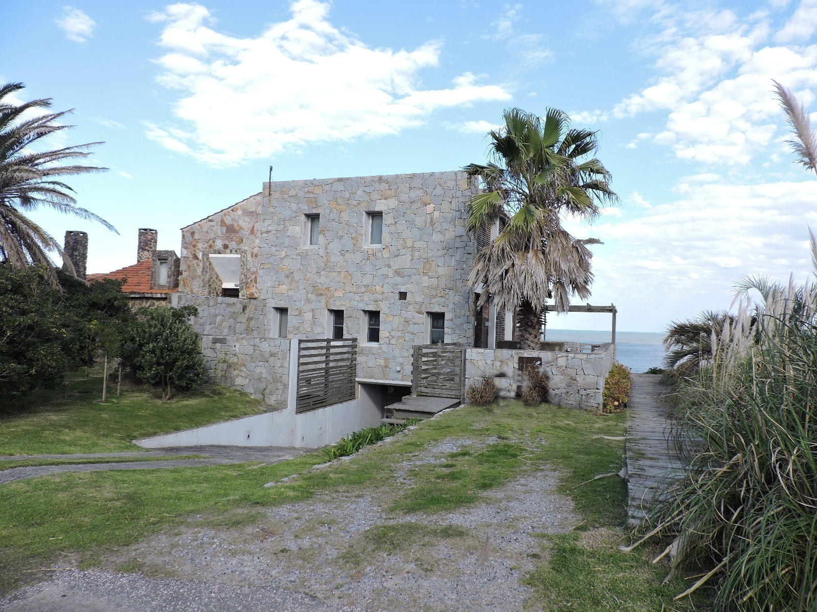 Casa en alquiler sobre el mar 